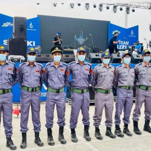 beige simple buy 1 get 1 instagram post (1)